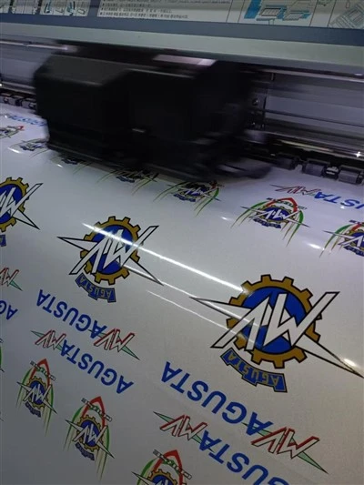 Stiker Mobil Gloss Vinyl Stiker Cetak Digital