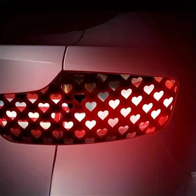 Stiker penutup lampu belakang mobil berbentuk hati hitam