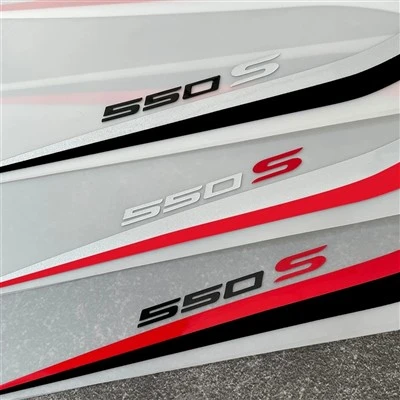 Qjmotor 550s stiker sepeda motor